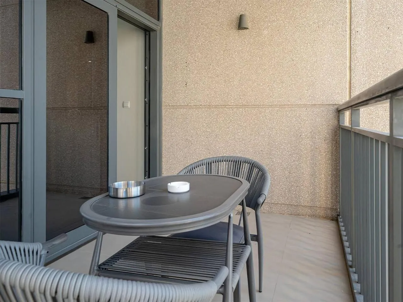 Apartment Stylish 2 Bedroom Suite With Stunning Creek And Skyline Views Dubai
