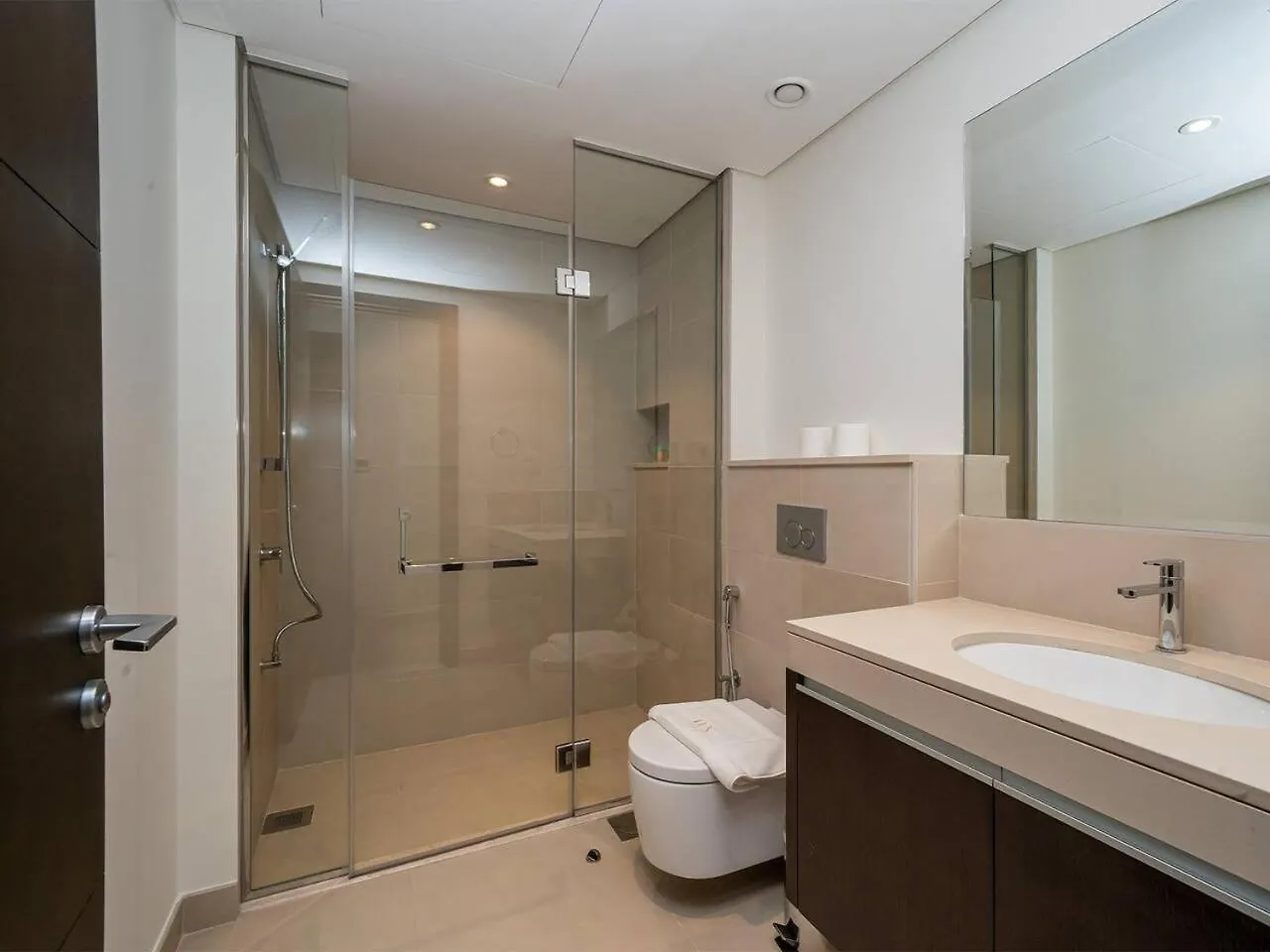 Stylish 2 Bedroom Suite With Stunning Creek And Skyline Views Dubai United Arab Emirates