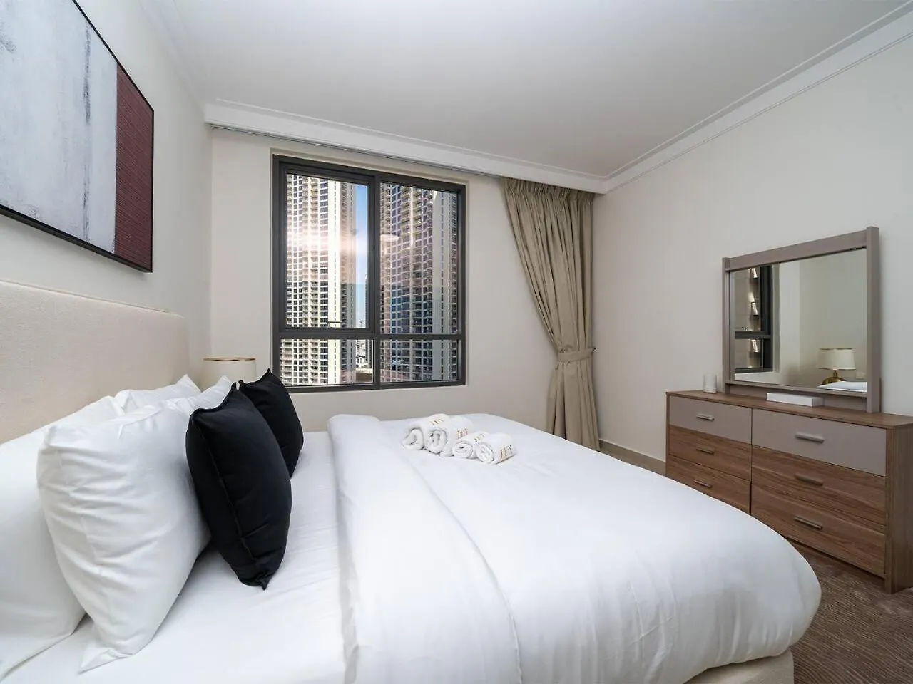 Apartment Stylish 2 Bedroom Suite With Stunning Creek And Skyline Views Dubai United Arab Emirates