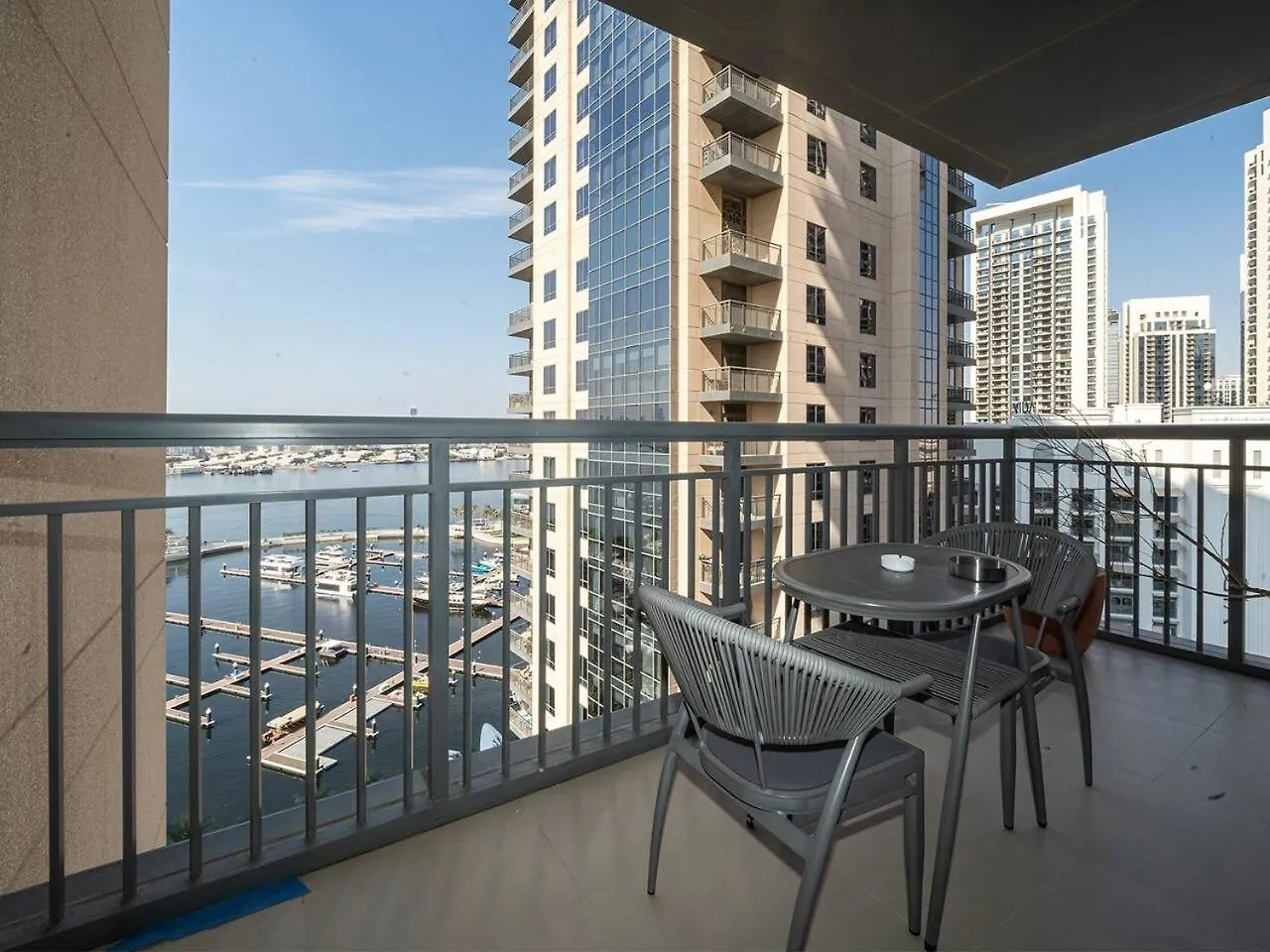 Apartment Stylish 2 Bedroom Suite With Stunning Creek And Skyline Views Dubai